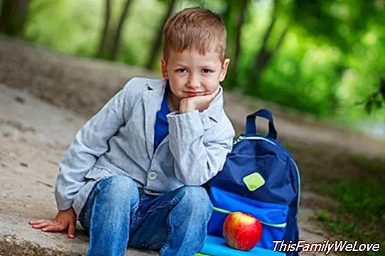 Zurück zur Schule: die 3 häufigsten Reaktionen von Kindern und Verhalten